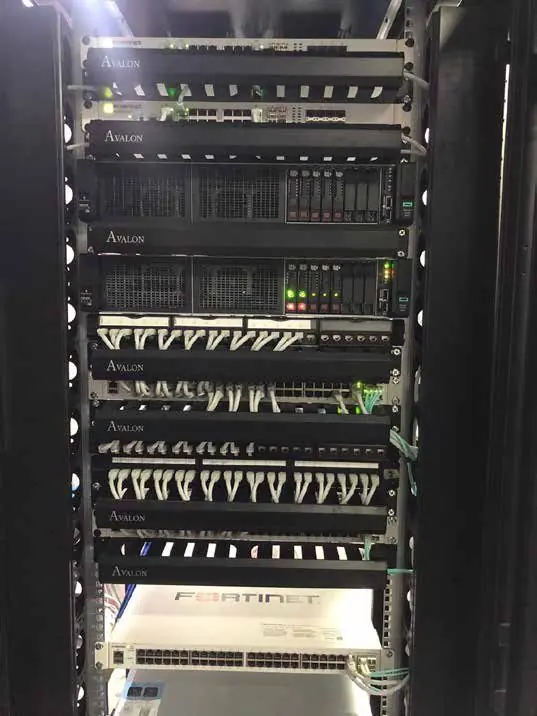 Floor distribution rack